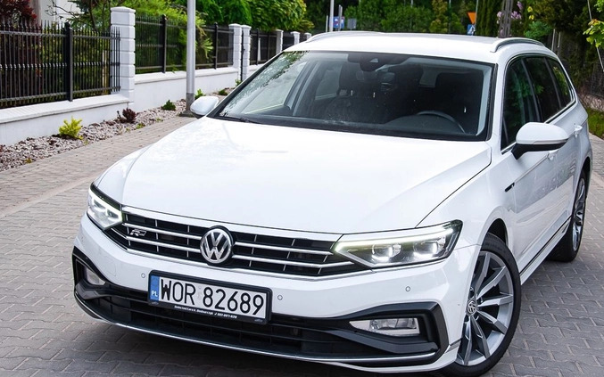 Volkswagen Passat cena 92899 przebieg: 176000, rok produkcji 2020 z Gniezno małe 742